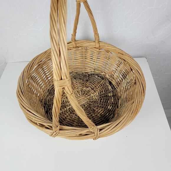 Vintage Wicker Basket Tan Natural Woven Rattan Round Handle Farmhouse Decor - Picture 4 of 16
